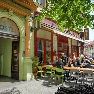 https://prague-square-hostel.praguehotelsweb.com