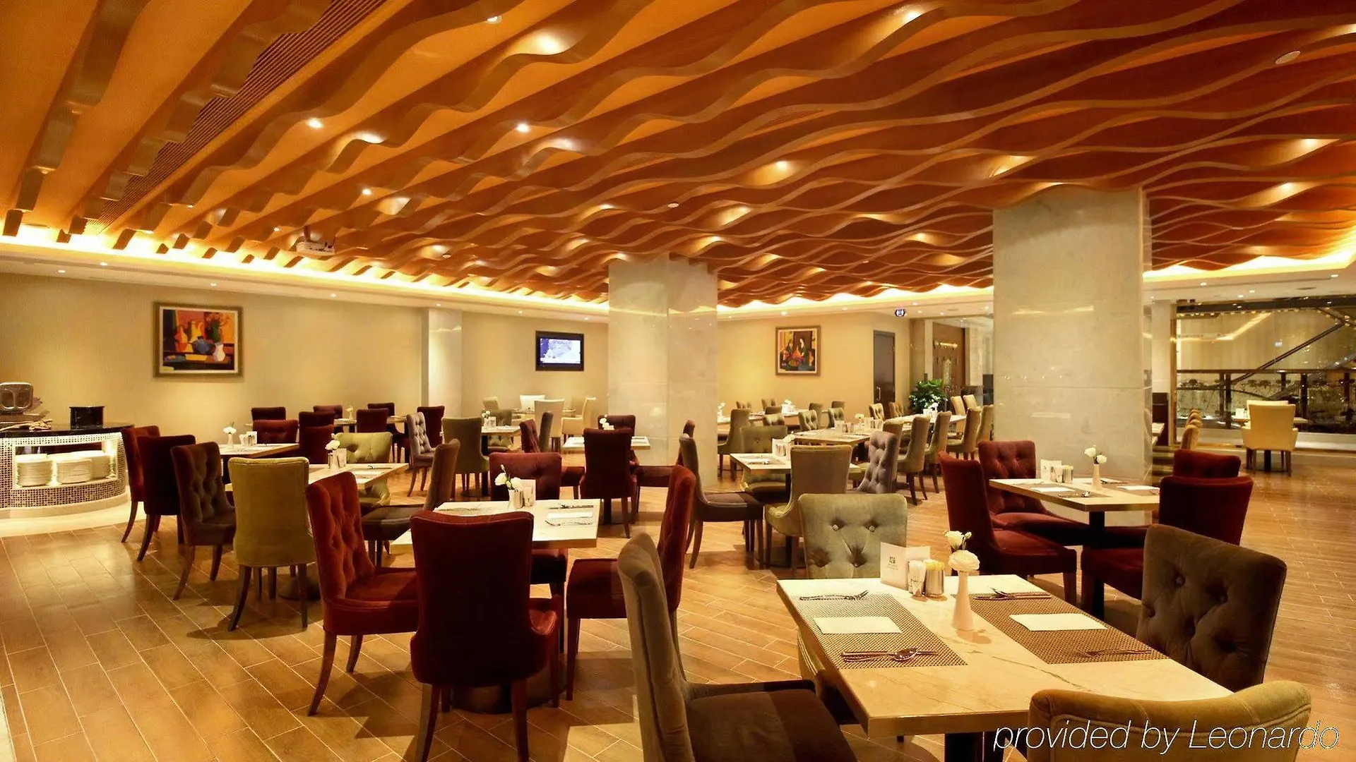 Holiday Inn Macau By Ihg 4*,